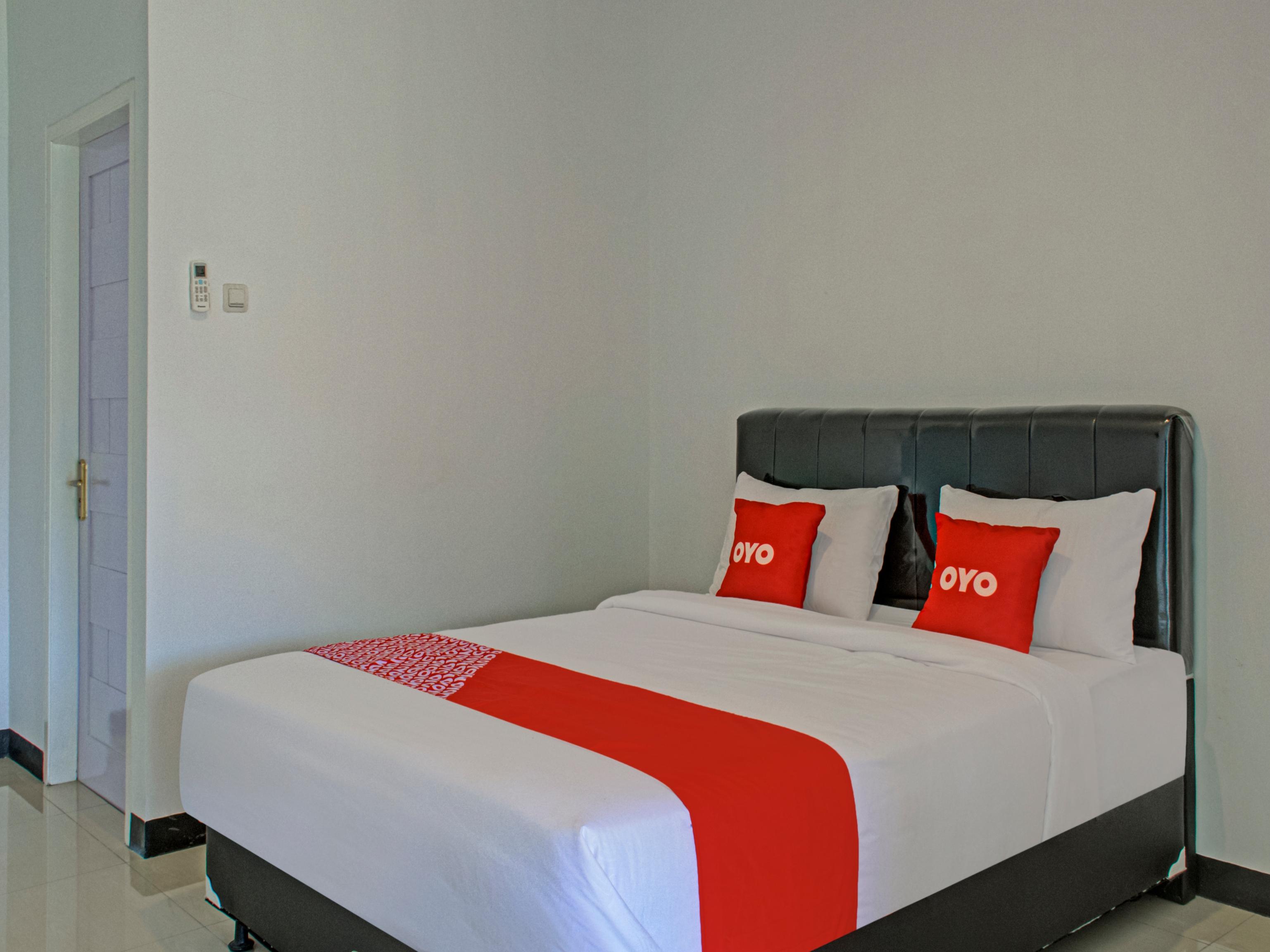 Oyo 3841 Wisma 25 Cilacap Esterno foto
