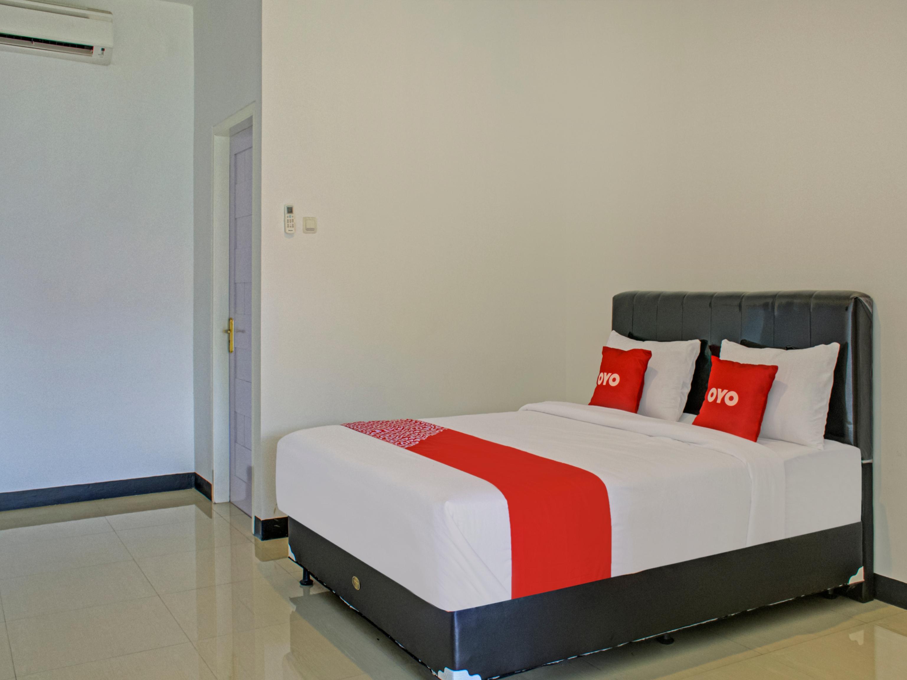 Oyo 3841 Wisma 25 Cilacap Esterno foto