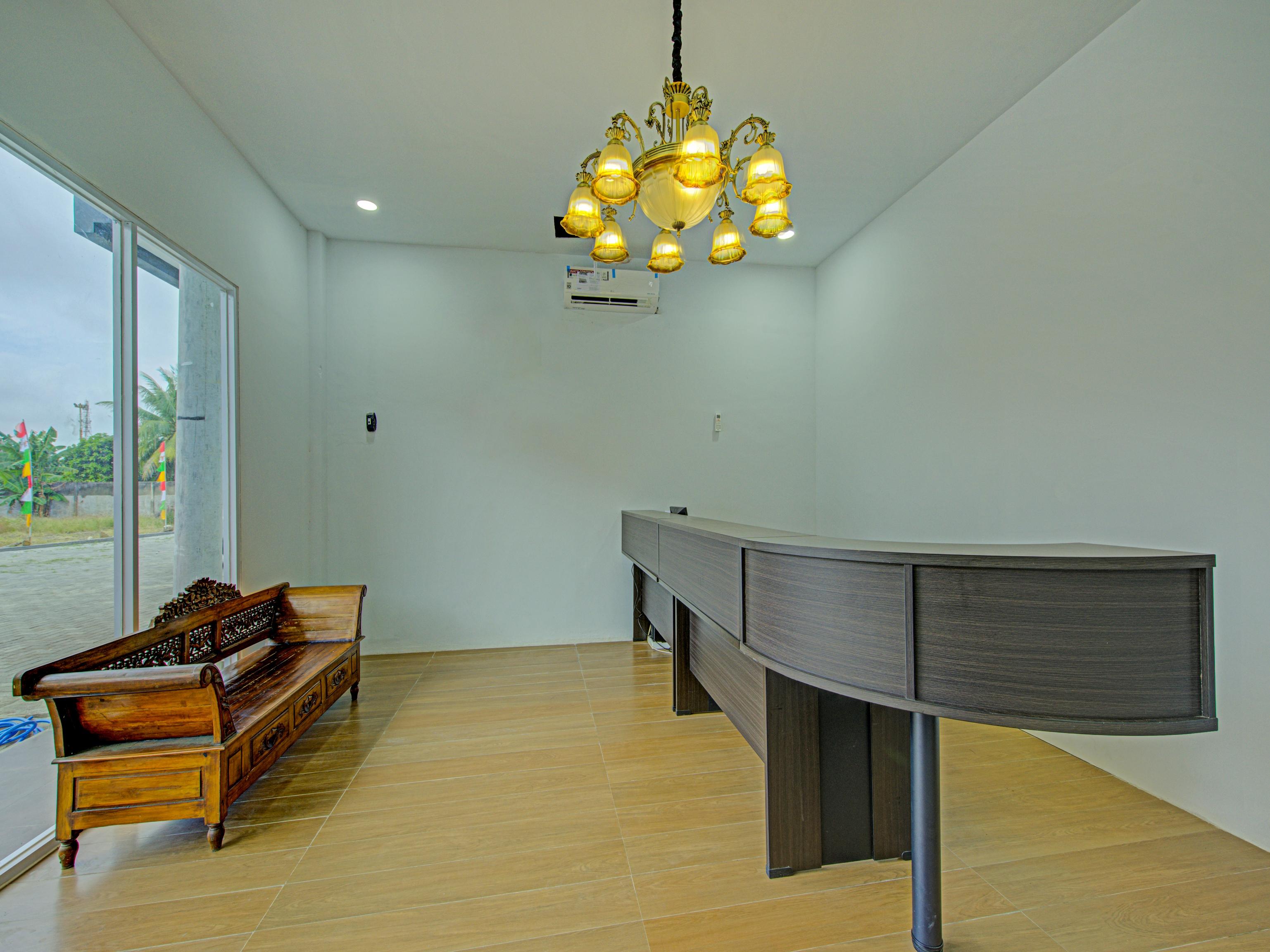 Oyo 3841 Wisma 25 Cilacap Esterno foto